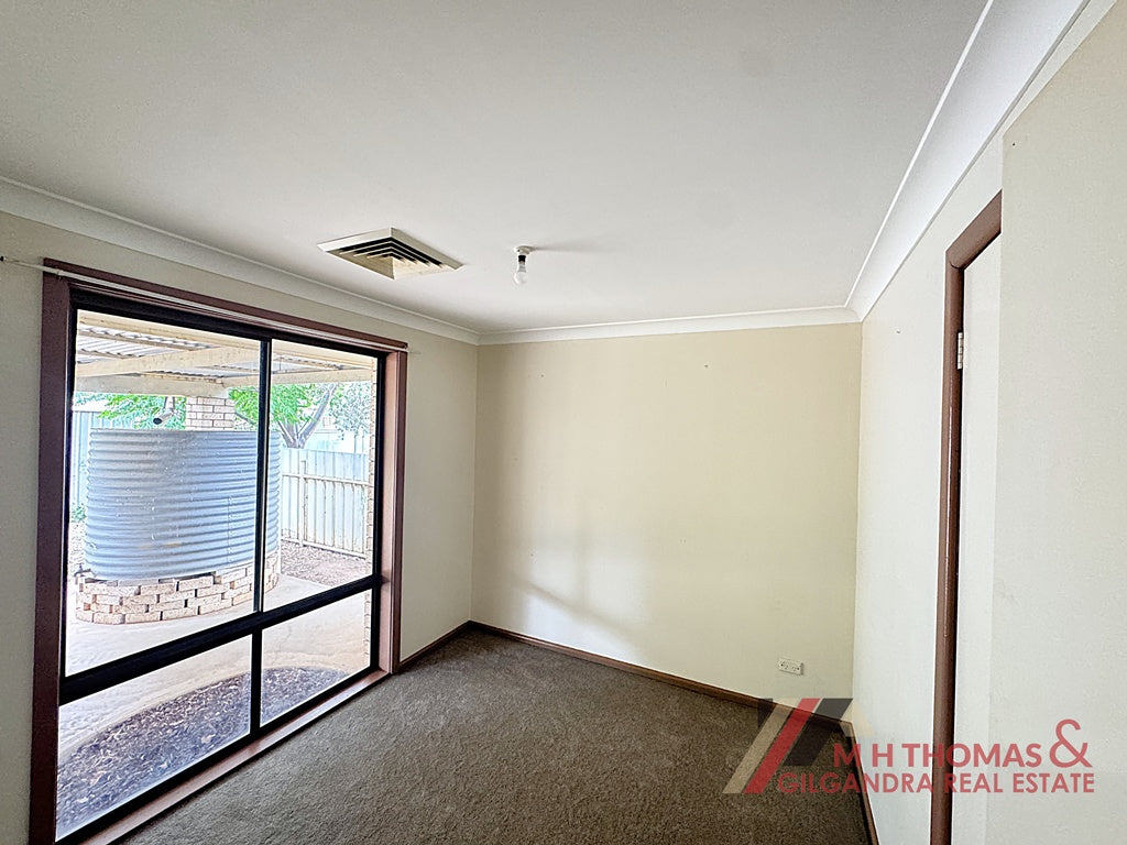 5 IRIS STREET, GILGANDRA