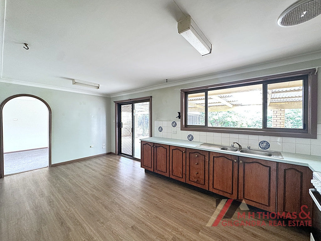5 IRIS STREET, GILGANDRA