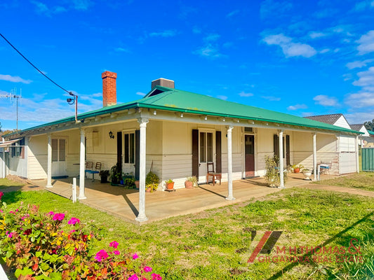 72 Wamboin Street, Gilgandra NSW 2827