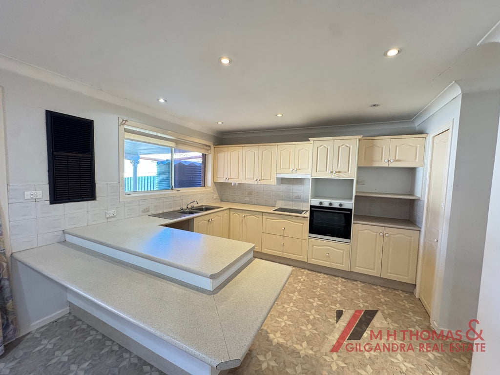 12 Iris Street, Gilgandra NSW 2827