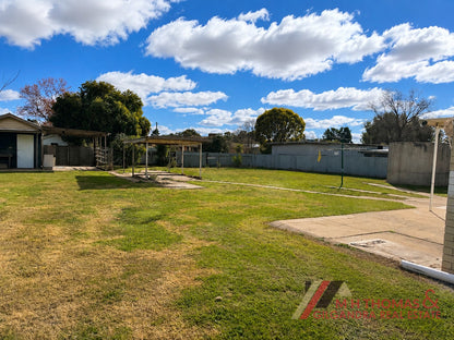 9 Rawson Street, Gilgandra NSW 2827