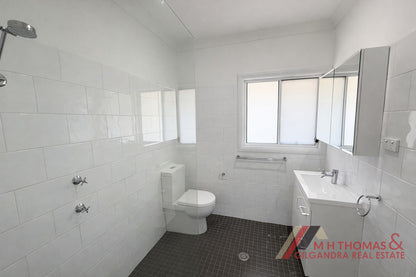 22 Stockings Cres, Gilgandra NSW 2827