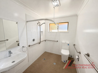 4 Sword Street, Gilgandra