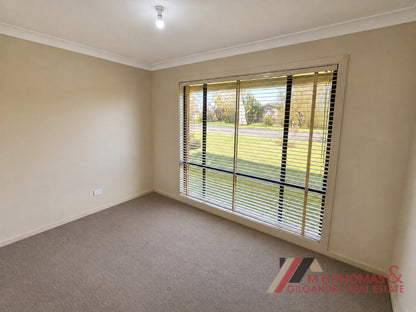 4 Sword Street, Gilgandra