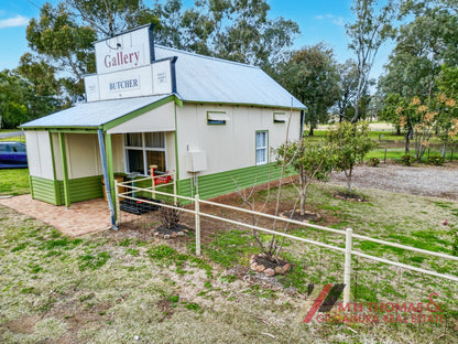 25 Murray Street, Tooraweenah NSW 2817