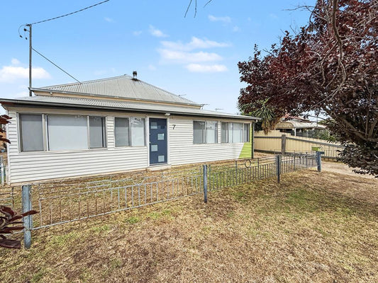 7 Vera Street, Gilgandra NSW 2827