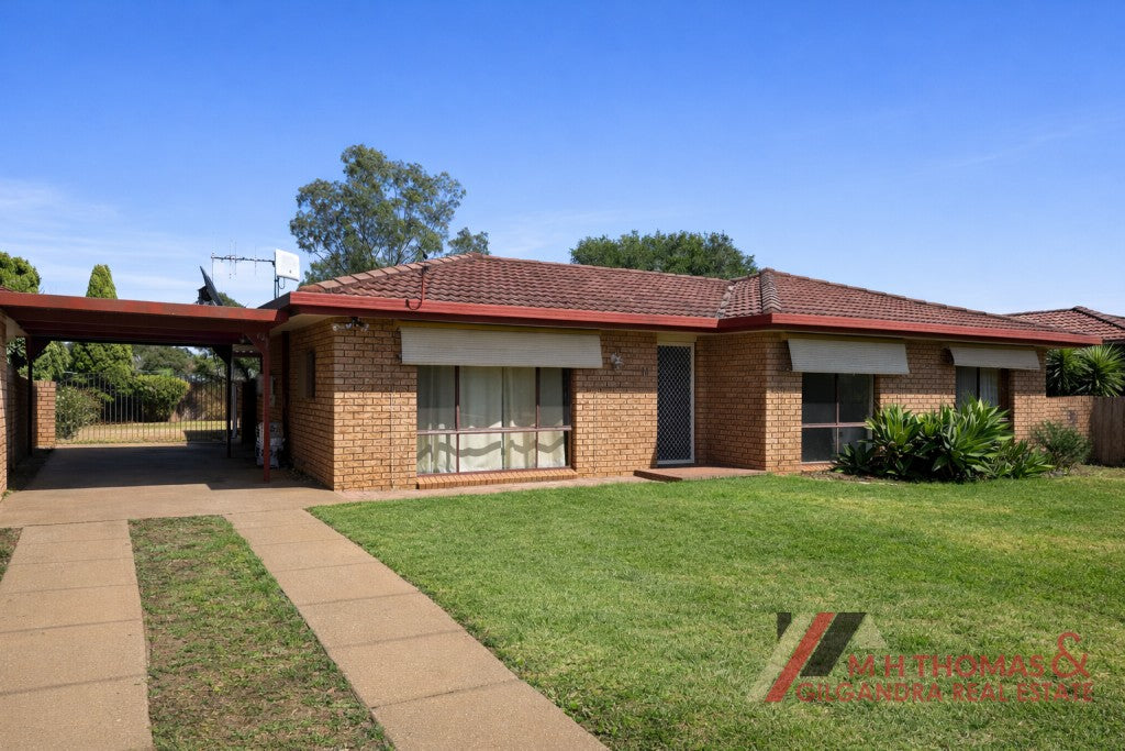 11 Iris St, Gilgandra NSW 2827