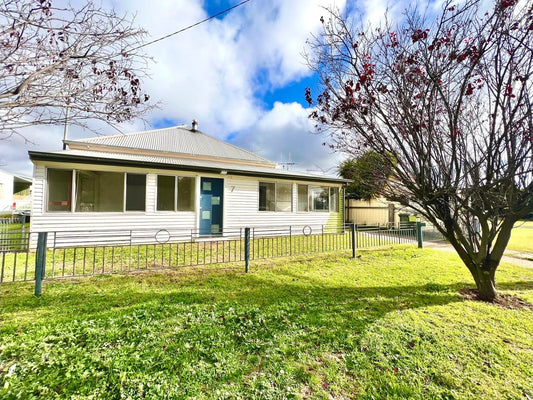 7 Vera Street, Gilgandra NSW 2827